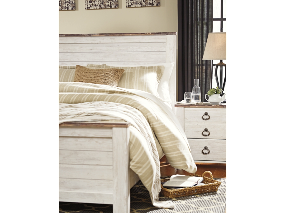 Willowton queen bed with 2 deals nightstands