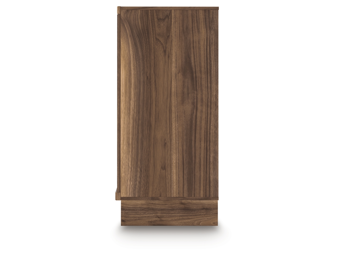 96 nudes+　ASHLEY WOOD Zadilyn 4 Drawer Chest of Drawers | Ashley