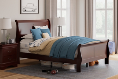 Alisdair Full Sleigh Bed, Reddish Brown