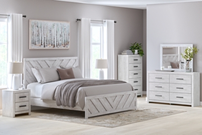 Cayboni King Panel Bed with Mirrored Dresser, Chest and 2 Nightstands, Whitewash