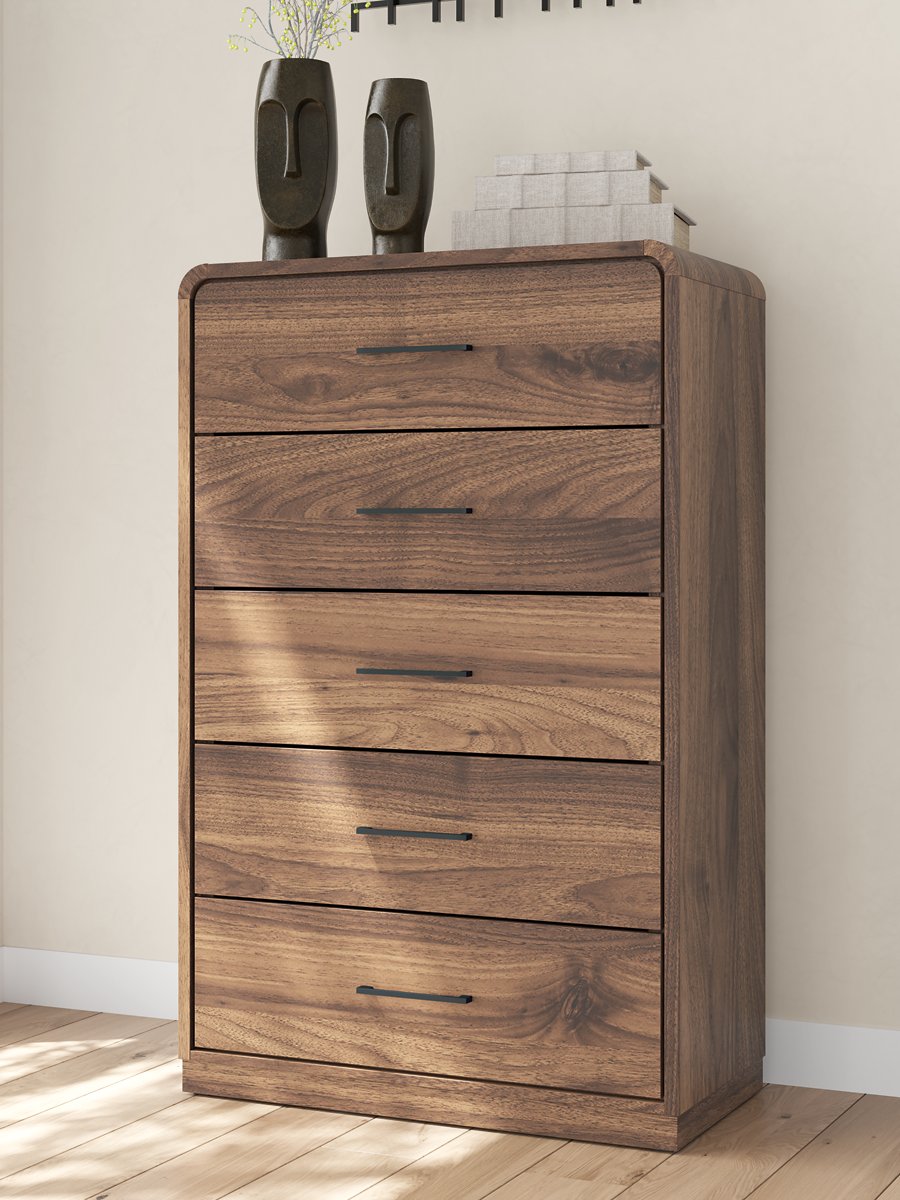 Hollinaze Queen Panel Bed, Dresser, Chest and 2 Nightstands - image 33