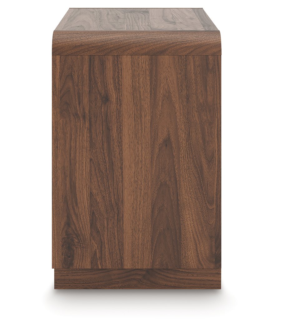 Hollinaze Queen Panel Bed, Dresser, Chest and 2 Nightstands - image 29