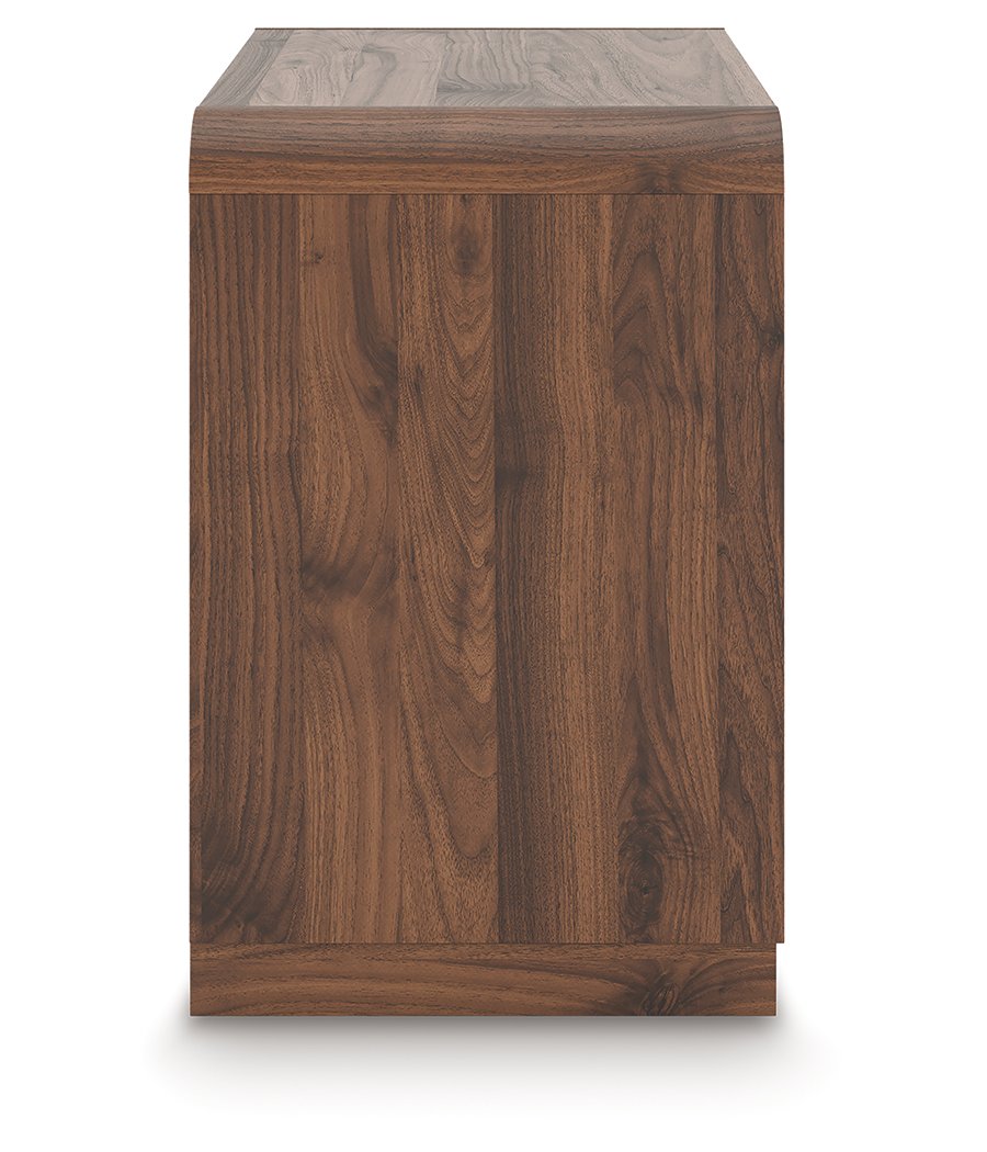 Hollinaze Queen Panel Bed, Dresser, Chest and 2 Nightstands - image 27