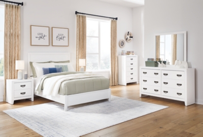 Binterglen Full Panel Bed With Mirrored Dresser, Chest And 2 ...