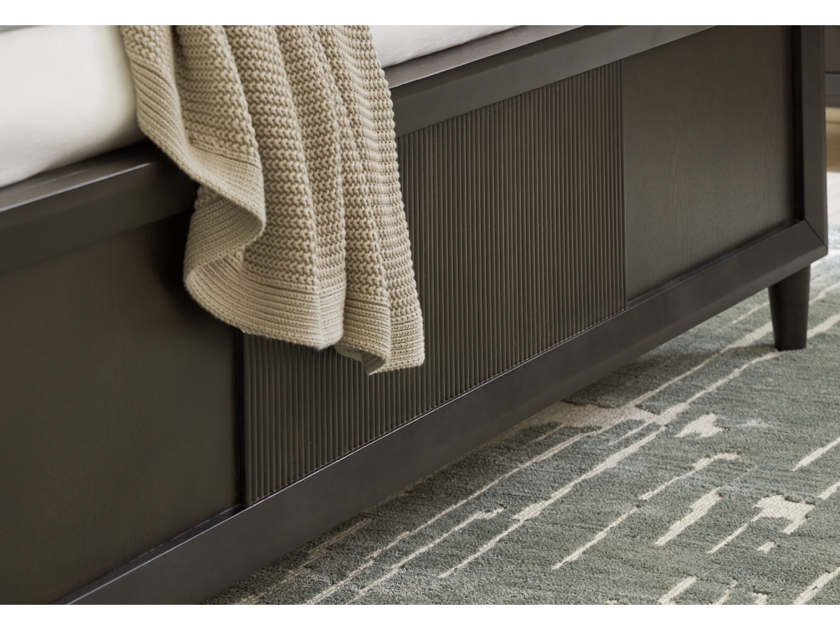 Urbantrack King Panel Bed | Ashley