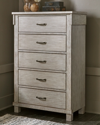 Hollentown Chest of Drawers, , rollover