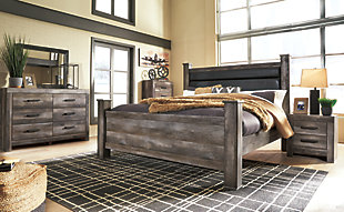 The Wynnlow king upholstered poster bed is sure to win your heart with its daring designer take on modern rustic. The bed’s crisp, clean and minimalist-chic profile is enriched with a striking replicated oak grain with thick plank styling and a weathered gray finish for that much more authentic character. Padded black faux leather upholstered headboard with deep channeling adds flair and a sumptuous feel. Mattress and foundation/box spring available, sold separately.Includes black faux leather upholstered poster headboard, poster footboard, posts and rails | Made of engineered wood (MDF/particleboard) and decorative laminate | Rustic gray planked replicated oak grain with authentic touch | Foundation/box spring required, sold separately | Mattress available, sold separately | Assembly required | Estimated Assembly Time: 15 Minutes