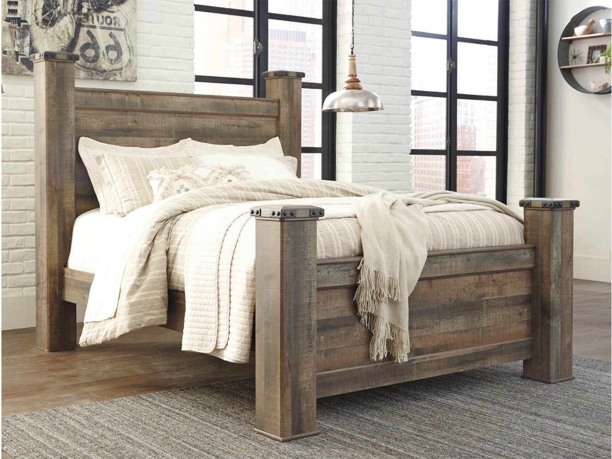 Trinell Poster Bed - Brown
