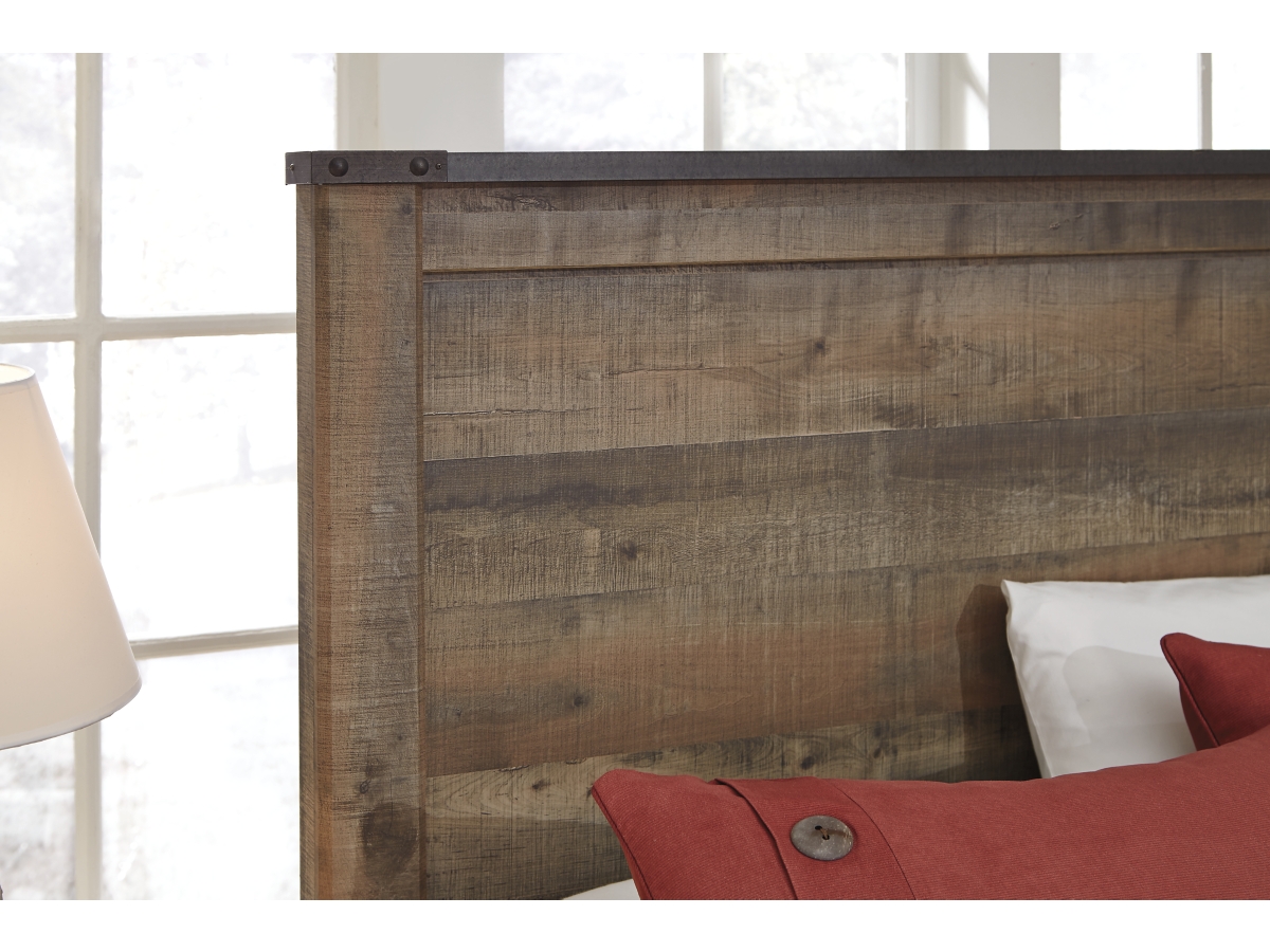 Trinell Queen Panel Bed - Brown