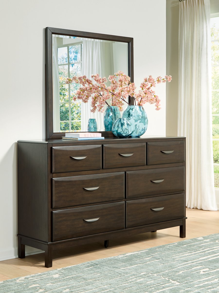 Cama Queen, cómoda y espejo Vanmore - image 9