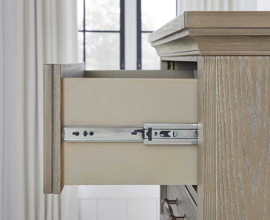 Vallardia Chest of Drawers - image 6