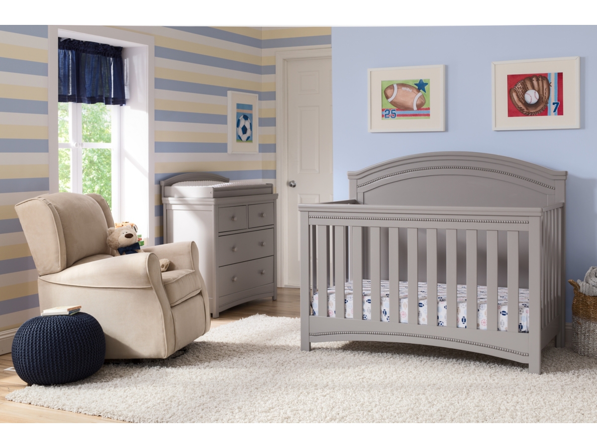 Delta Children Simmons Kids Emma Convertible Crib N More Set Ashley