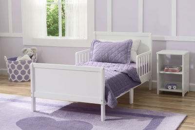 Delta Children Fancy Wood Toddler Bed, White