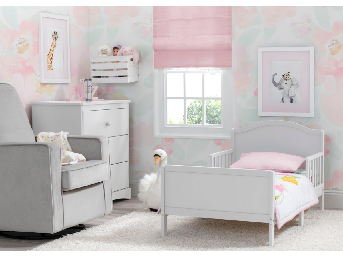 Delta Children Bennett Wood Toddler Bed, White, large