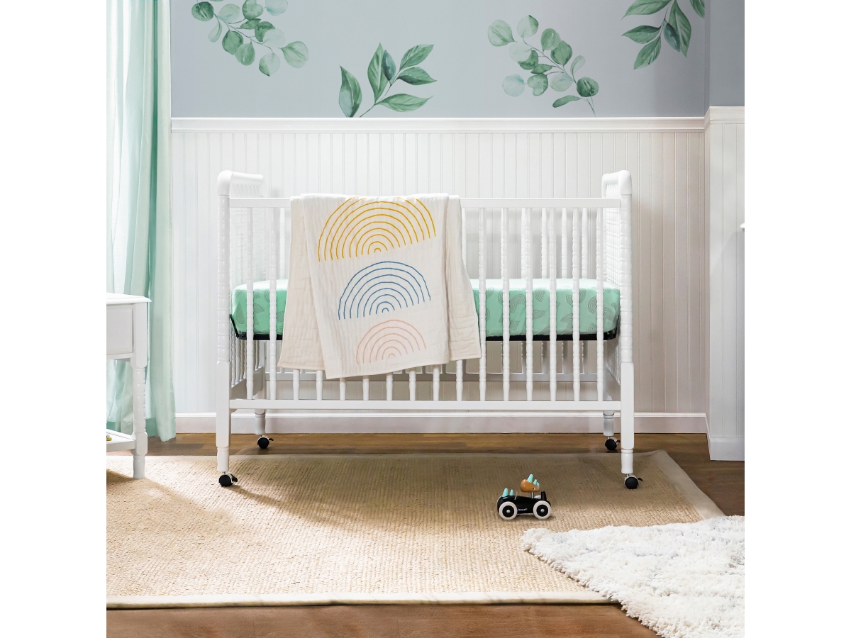 Davinci Jenny Lind Stationary Crib | Ashley