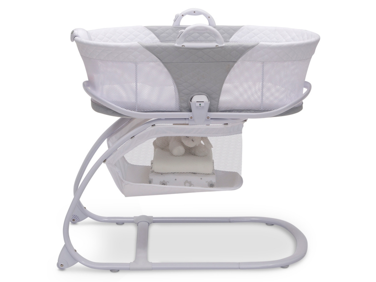 Delta deluxe moses bassinet outlet