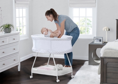 Delta children outlet bassinet