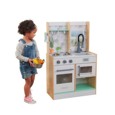 Kidkraft Smoothie Fun Wooden Play Kitchen with 22 Accessories