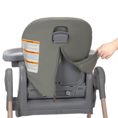 Back panel of high chair with fold-out mechanism