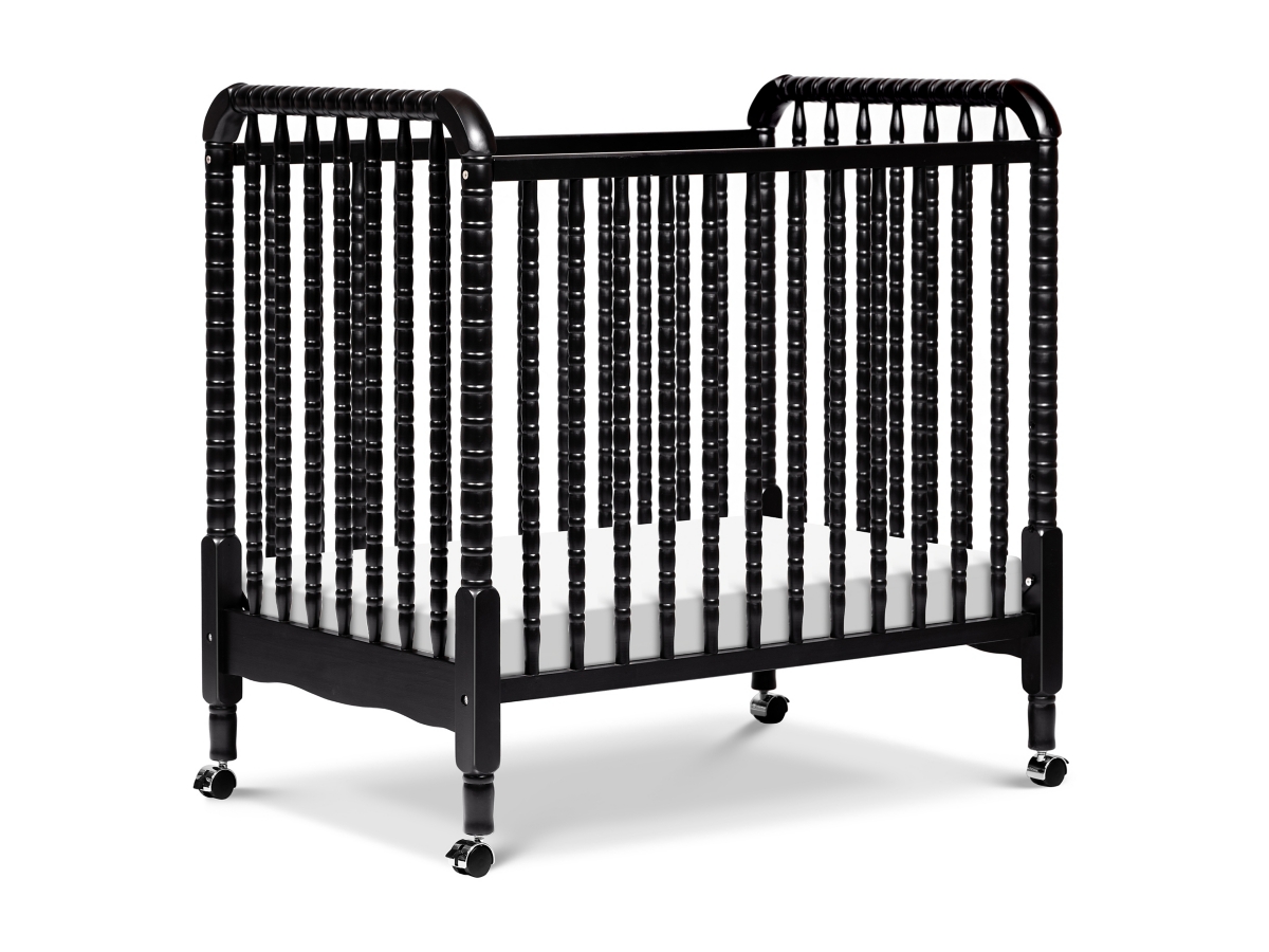 daVinci Jenny Lind 3-in-1 Convertible Crib | Ashley