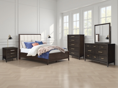 Westonfort Queen Upholstered Panel Bed, Espresso, rollover