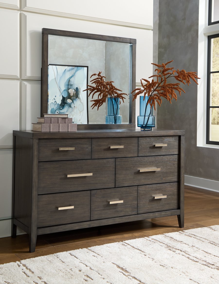 Westonfort Queen Upholstered Panel Bed, Dresser and Mirror - image 8