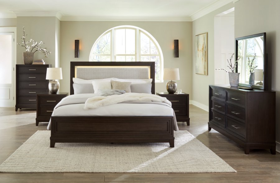 Cama tapizada con paneles Queen, cómoda y espejo Neymorton - image 10