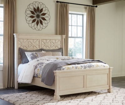 Bolanburg Queen Panel Bed