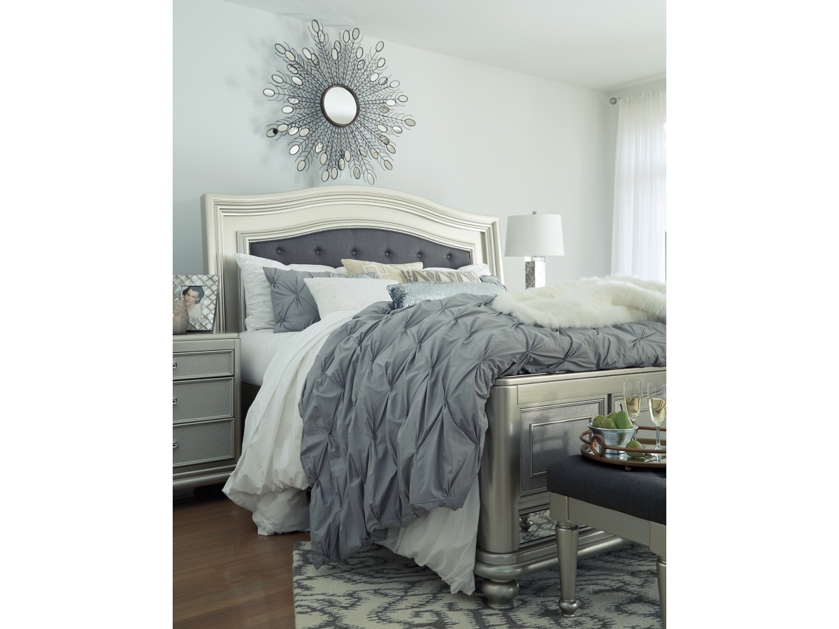 Coralayne queen panel bed top