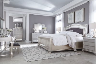 Coralayne King Panel Bed