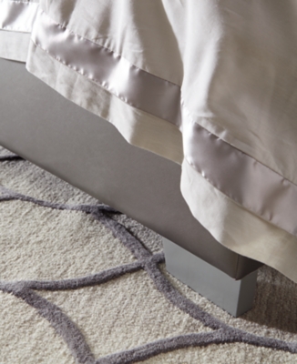 Coralayne Queen Upholstered Bed