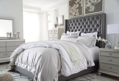 Coralayne Queen Upholstered Bed
