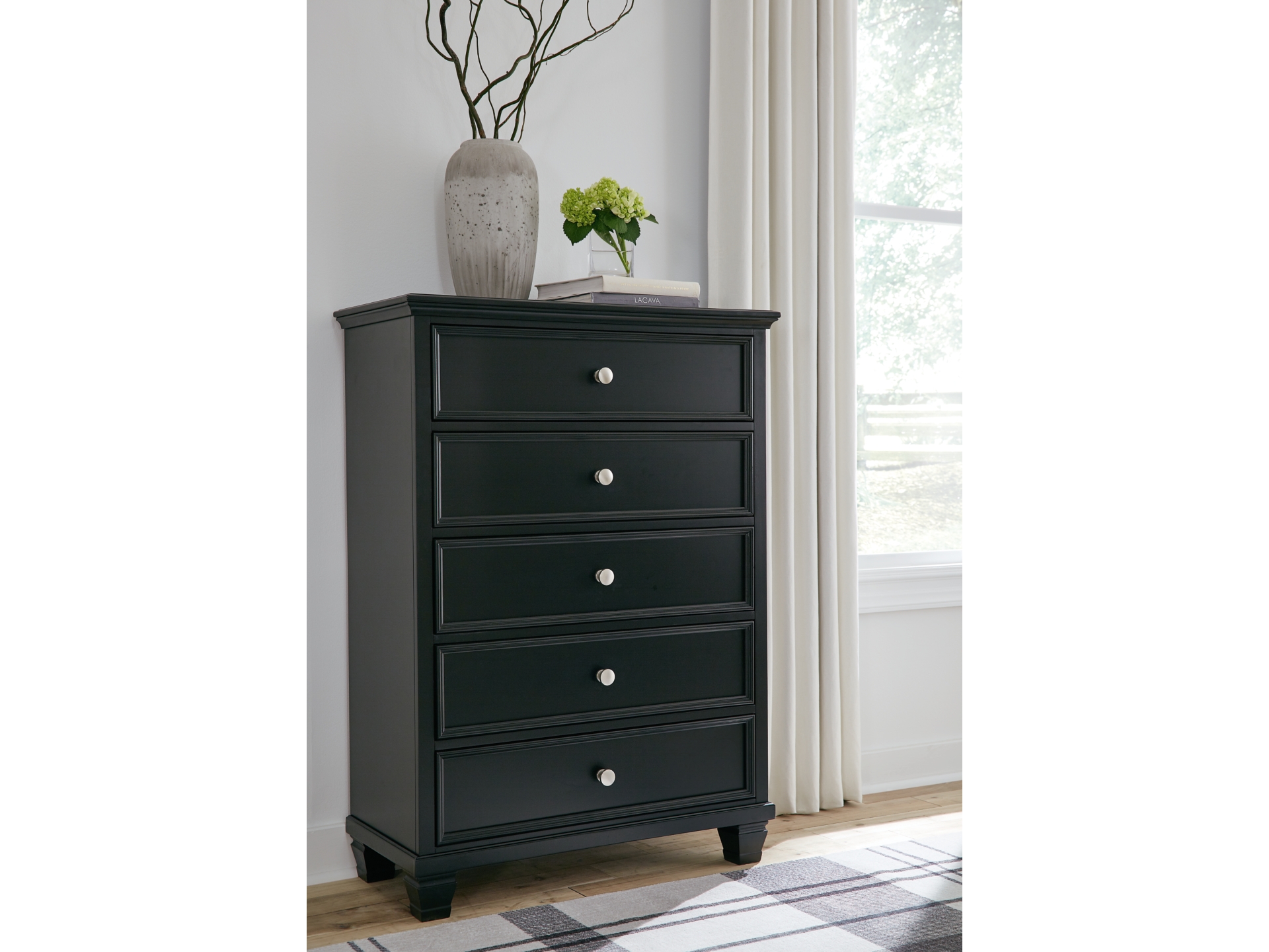 Image 2 of Lanolee bedroom group 