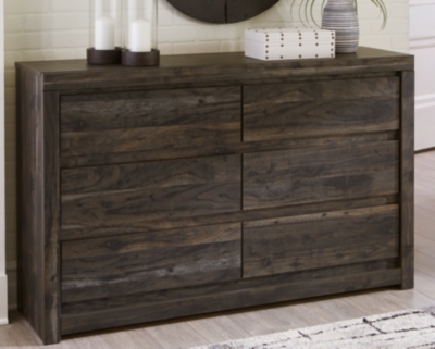 Vay Bay Dresser and Mirror
