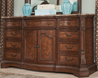 Ledelle Dresser | Ashley