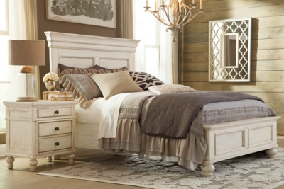 Marsilona Queen Panel Bed | Ashley Furniture HomeStore