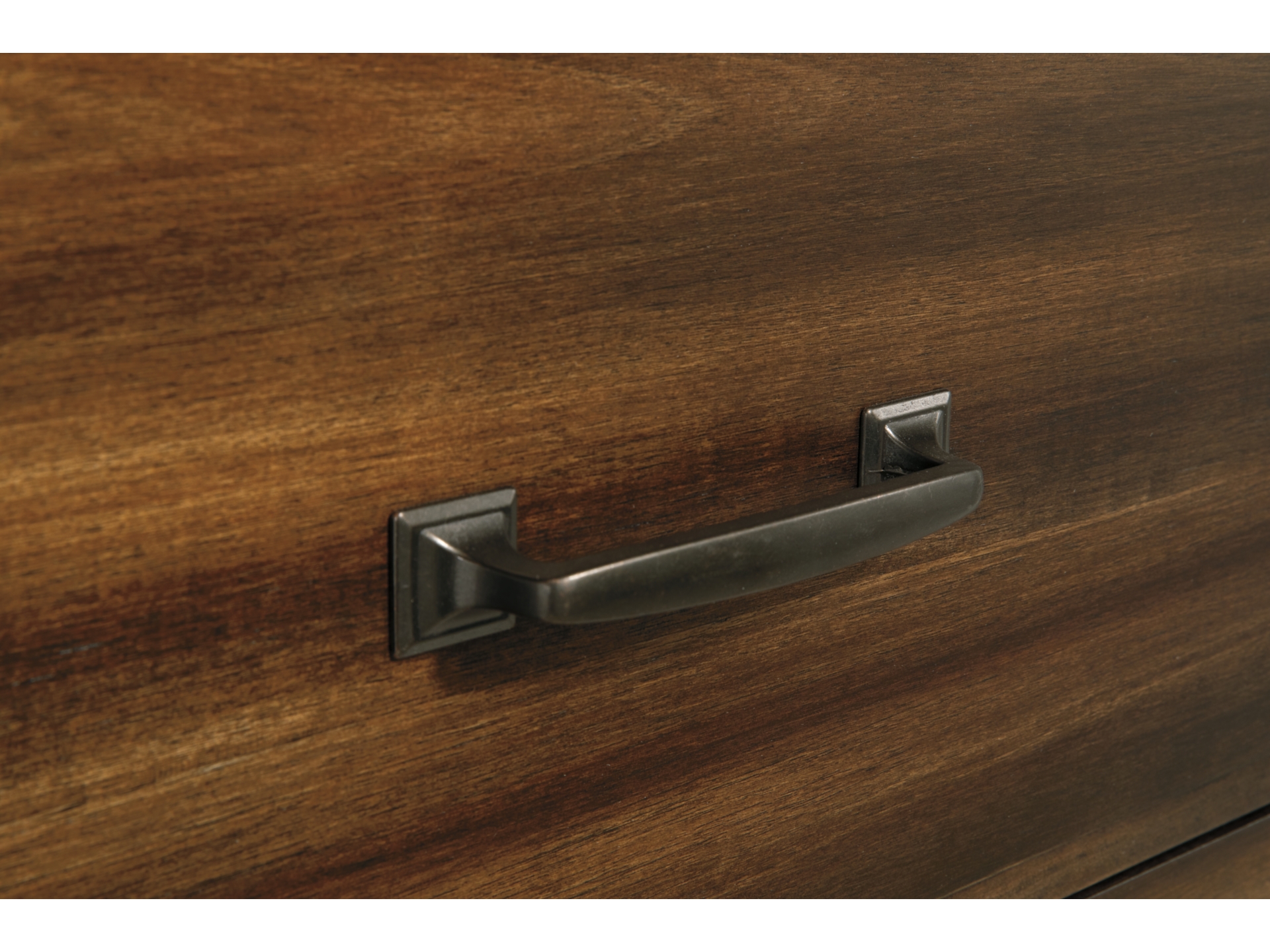 Image 3 of Lakeleigh Queen Panel Bed group