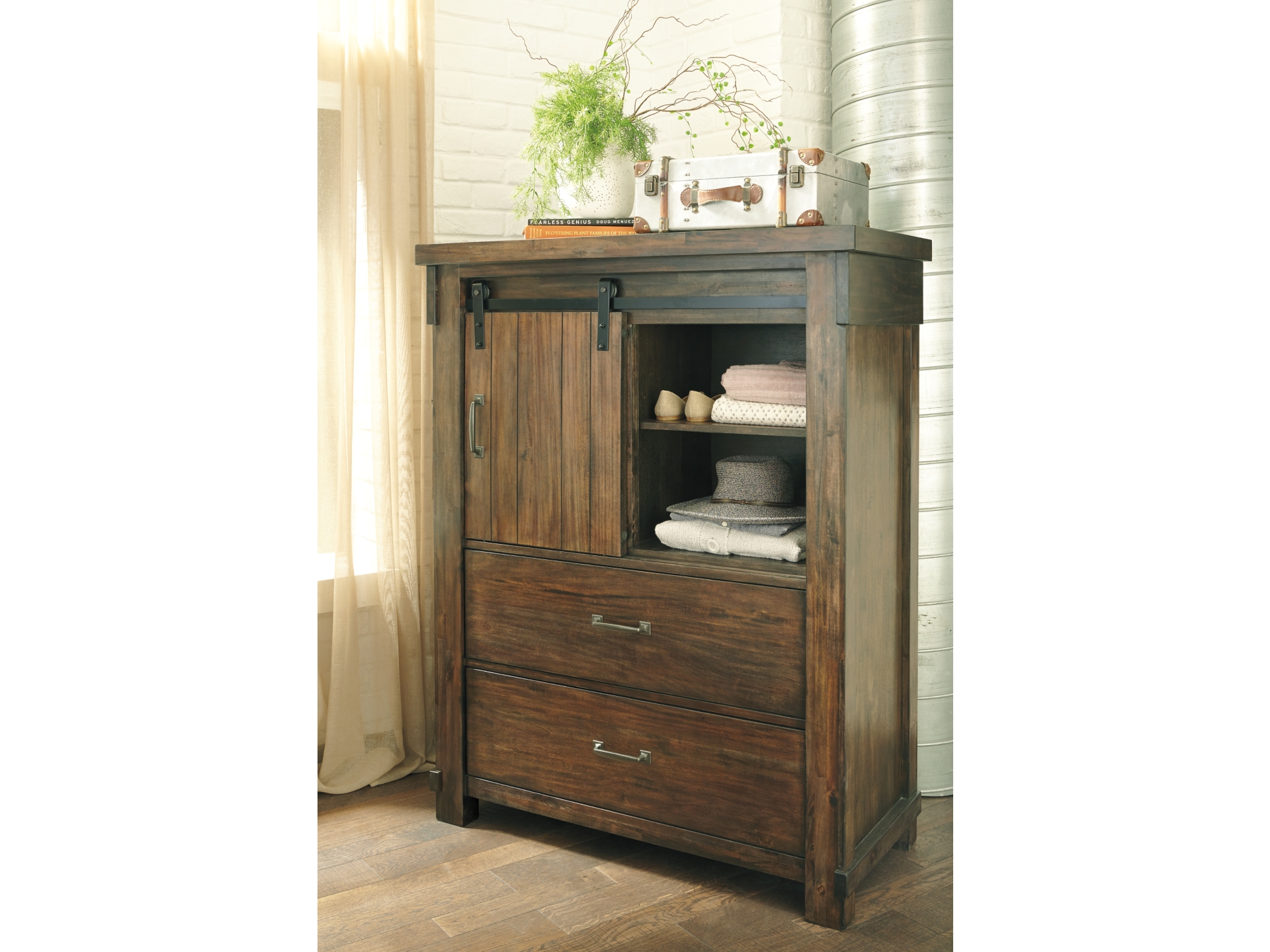 Image 5 of Lakeleigh Queen Panel Bed group