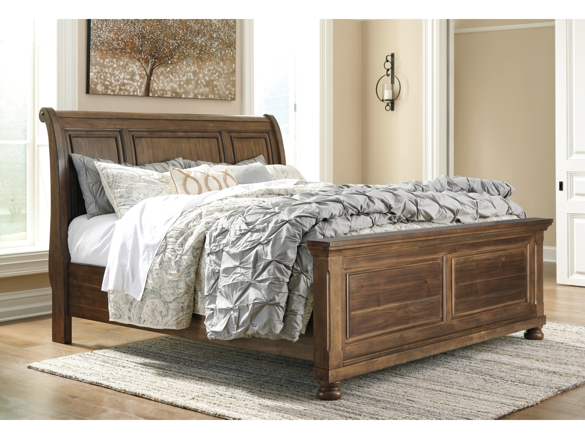Flynnter Sleigh Bed - Medium Brown