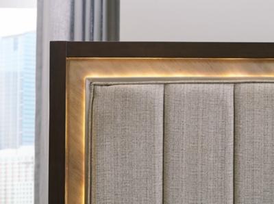 Maretto Queen Upholstered Panel Bed