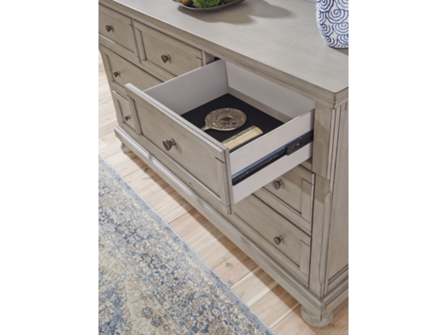 Lettner 7 Drawer Dresser | Ashley