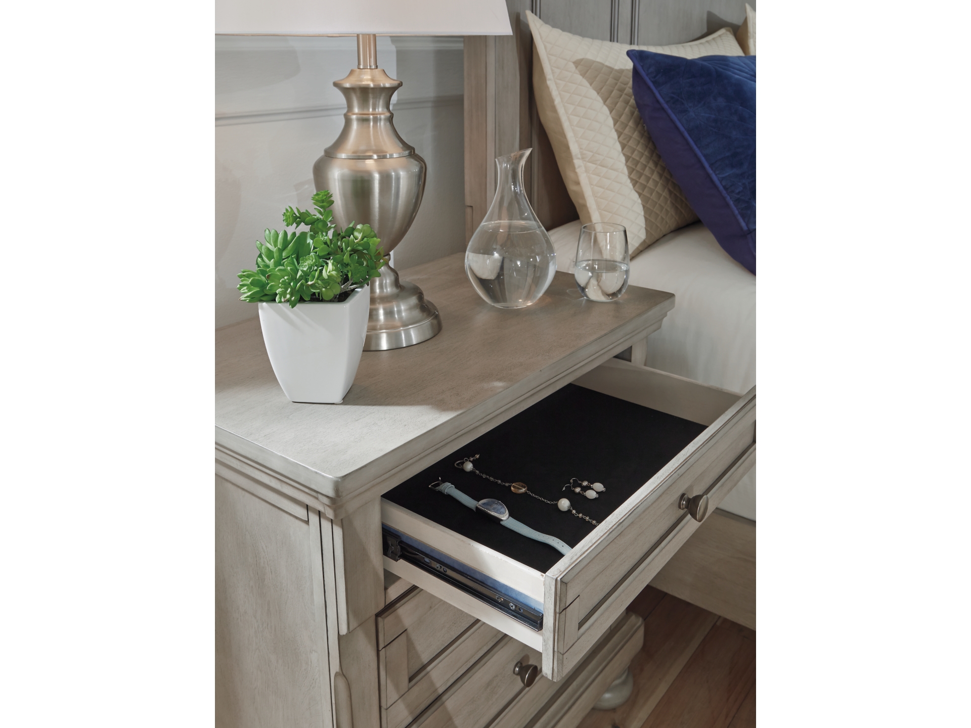 Image 3 of Lettner Bedroom Collection 