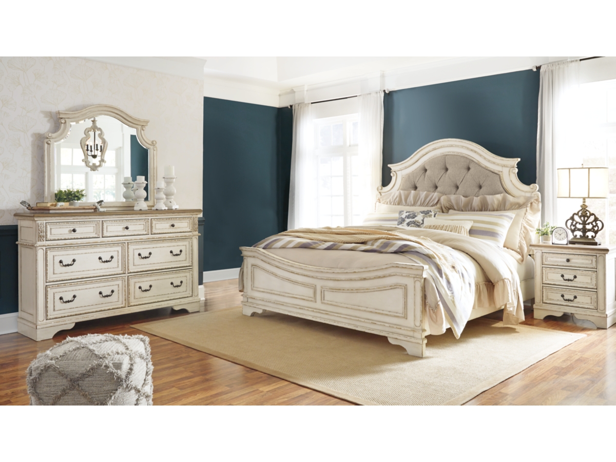 Realyn king store bed