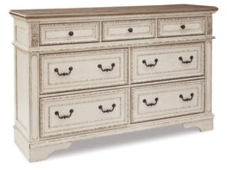 Realyn 7 Drawer Dresser