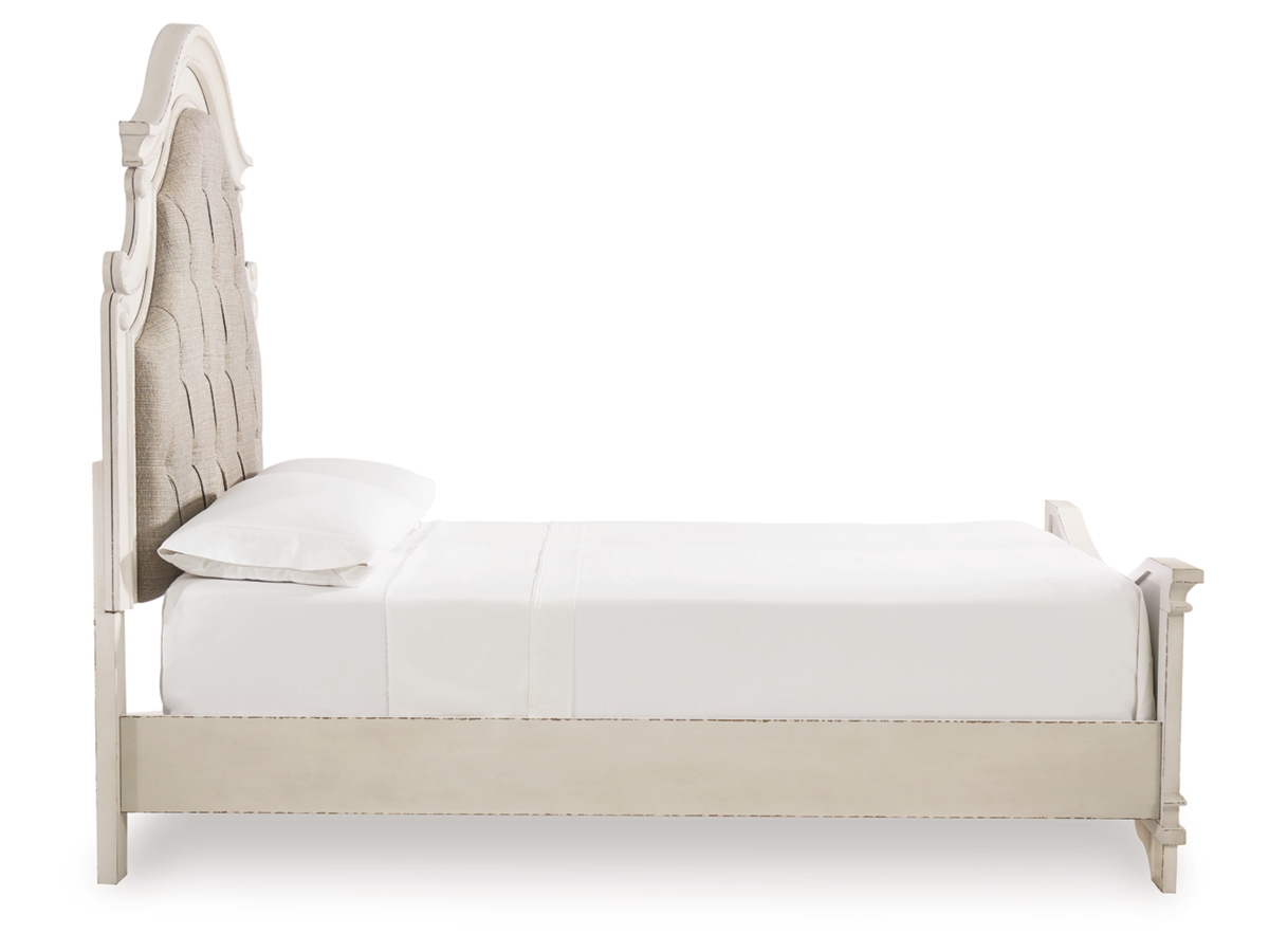 Realyn queen deals upholstered panel bed