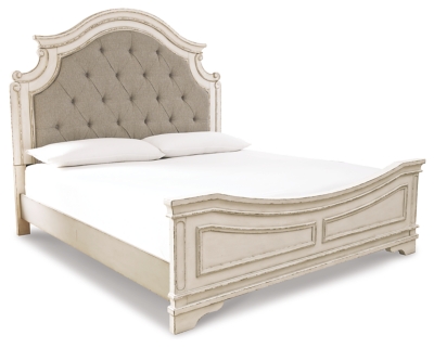 Realyn King Panel Bed