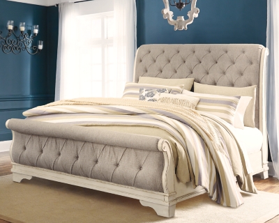 Realyn King Sleigh Bed, Chipped White