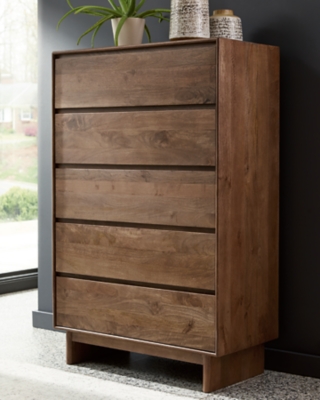 Isanti 5 Drawer Chest of Drawers, Light Brown