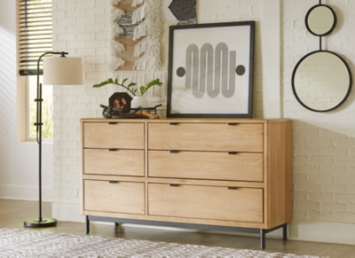 Freslowe 6 Drawer Dresser | Ashley