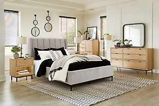 Freslowe Queen Upholstered Bed, White, rollover
